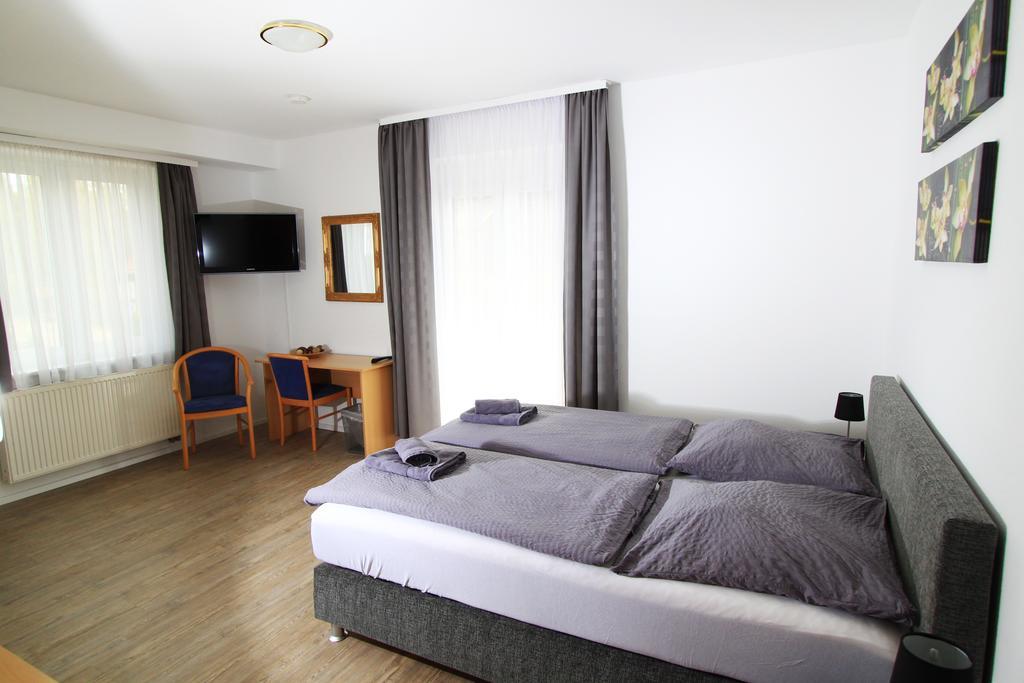 Hotel Sonnenhof Зиндельфинген Номер фото