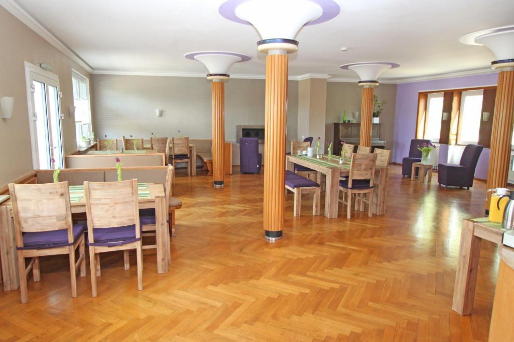 Hotel Sonnenhof Зиндельфинген Экстерьер фото