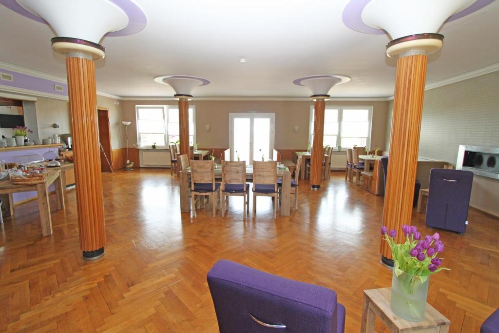 Hotel Sonnenhof Зиндельфинген Экстерьер фото